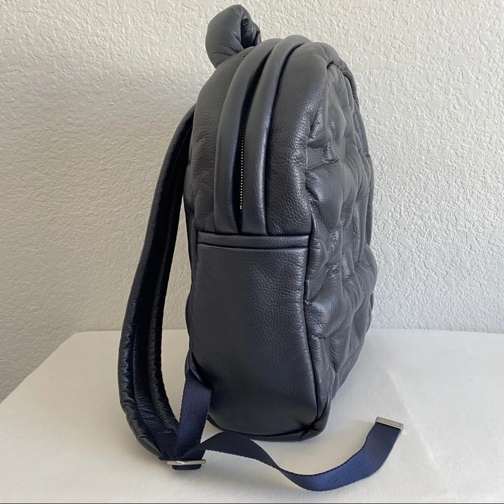 Chanel Doudoune navy leather Backpack